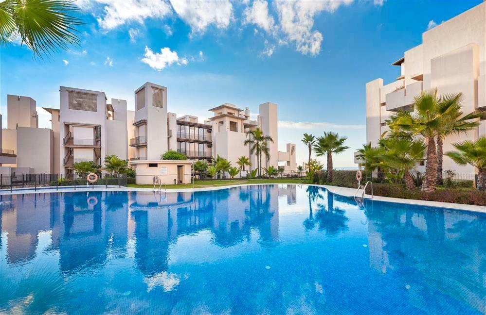 Bahia De La Plata Luxury Apartments Естепона Екстер'єр фото